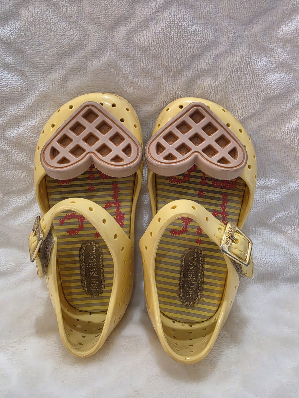 Mini Melissa Kids Sz 6 Toddler. Yellow Waffle Heart Jelly Sandals. Pre-loved.
